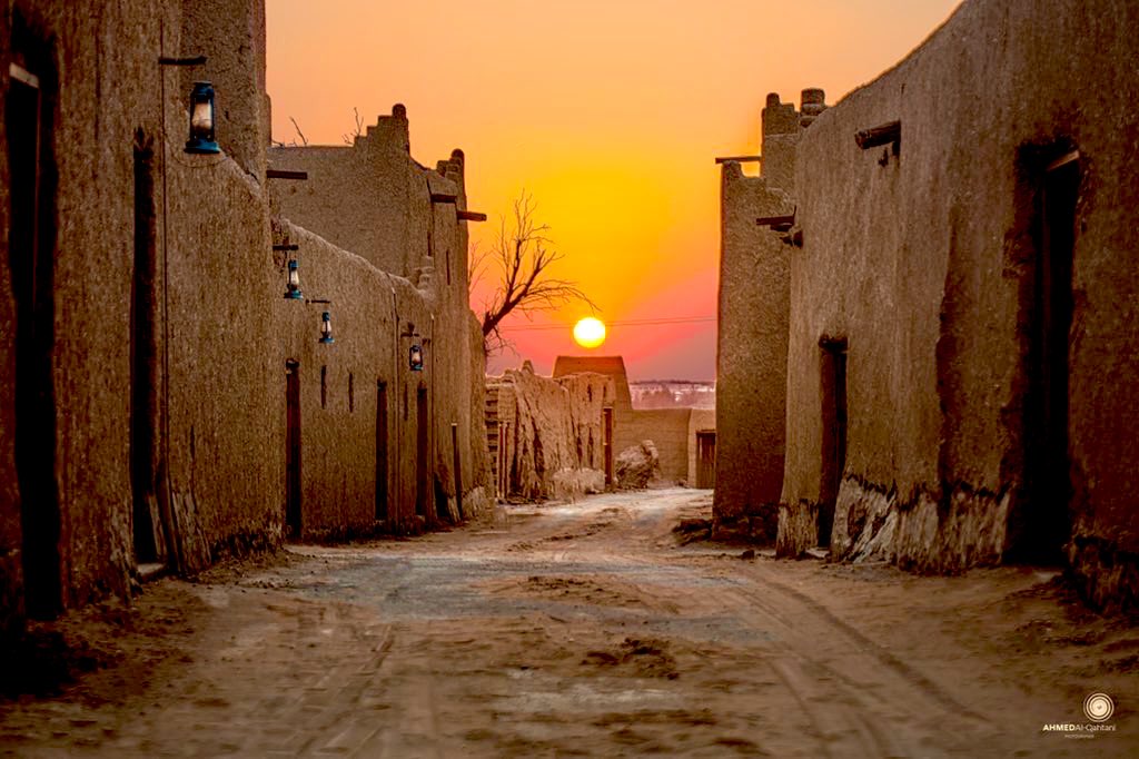 Hosam717's tweet photo. نـروح ونغـدو لحـاجـاتنا 
وحاجة من عاش لا تنقضي 

تموت مع المرء حاجاته 
وتبقى له حاجةٌ ما بقي!

#كلمات_جميله_جدا https://t.co/e4je7ZsDRA
