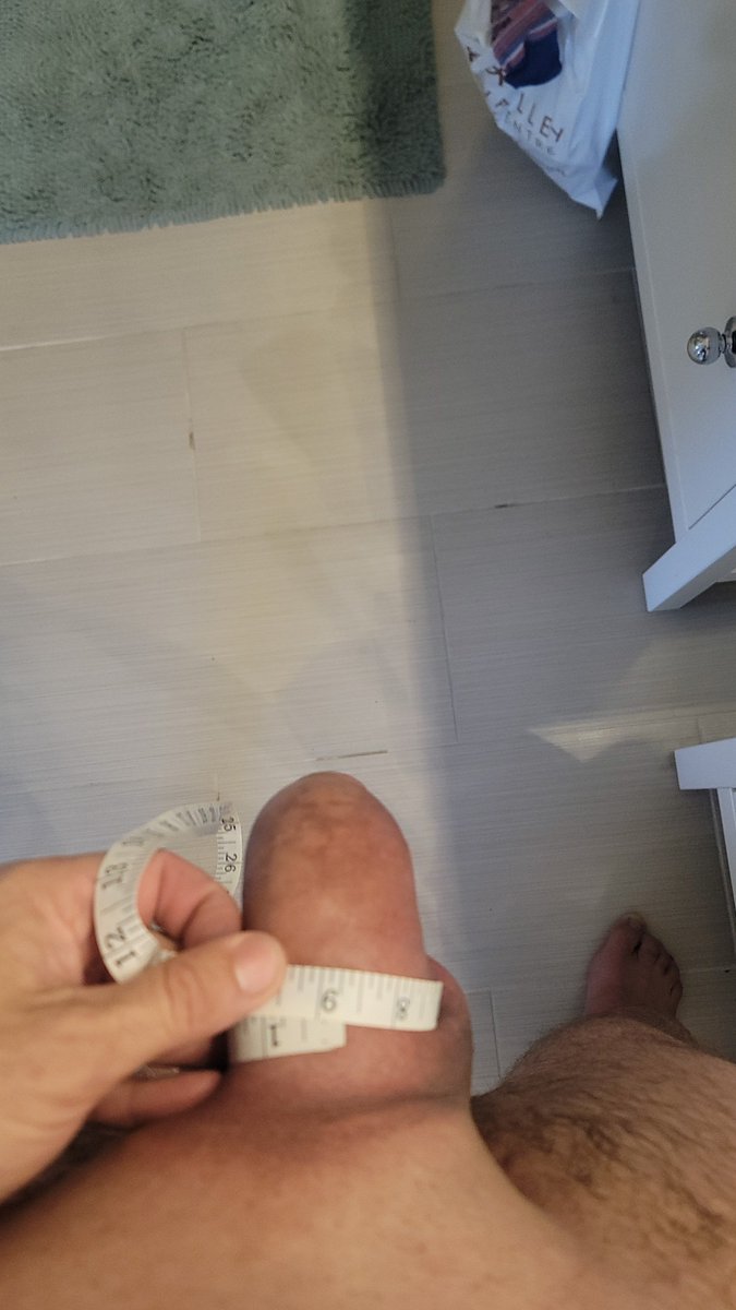 talldarkhand1's tweet photo. 2 quick pump pics and 2 extended. Would you believe it was too big?! #pumpedcock #pumpballs #sizefetish #monstercock https://t.co/Tdj0ObHkpL