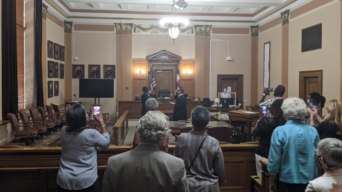 Metro Volunteer Lawyers tweet media