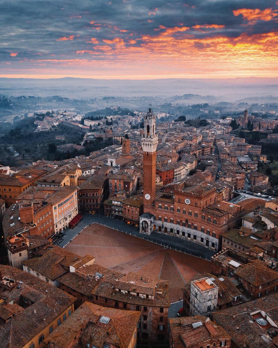 wannartcom's tweet photo. İtalya'nın Toskana bölgesinde bulunan Siena kenti. https://t.co/fryoskfeol