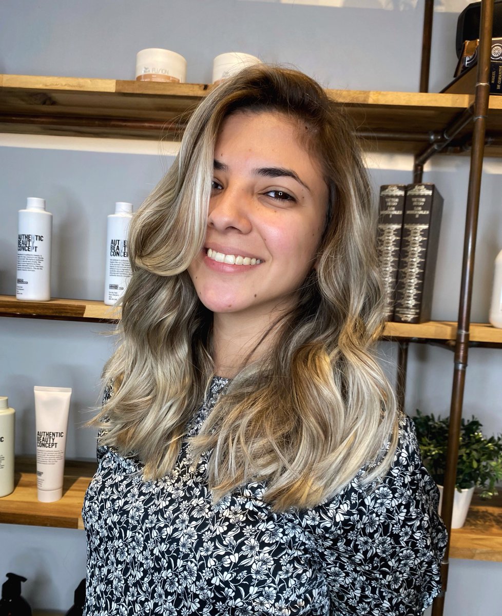 SusanaBoreal's tweet photo. Me cambio a Susana L’Oréal.

Les comparto mi nuevo look que me encanta y estoy muy contenta y gracias. https://t.co/j0UcufLGce