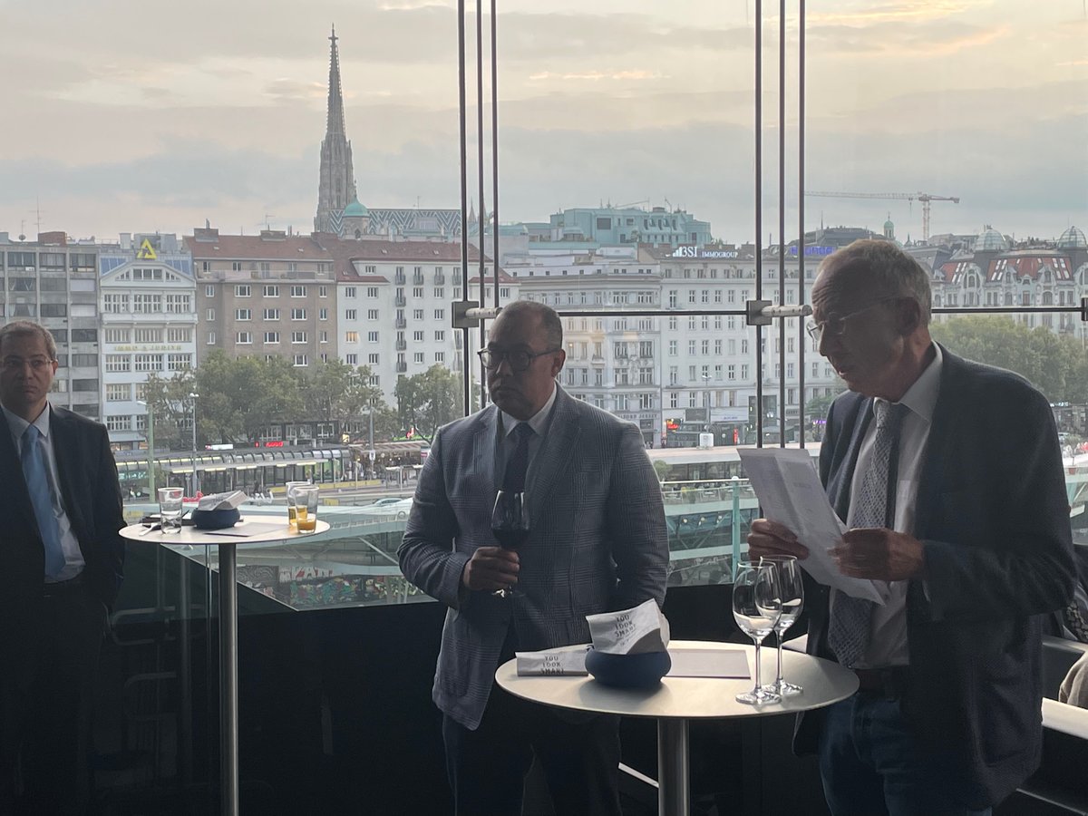 SwissAmbOSCE_UN's tweet photo. Continuing the theme “Water-Sharing”, the 🇨🇭Mission in #MultilateralVienna organized a lecture with 🇨🇭writer Daniel de Roulet about his booklet “Liquid Borders” 💦! https://t.co/s1b22ICl86