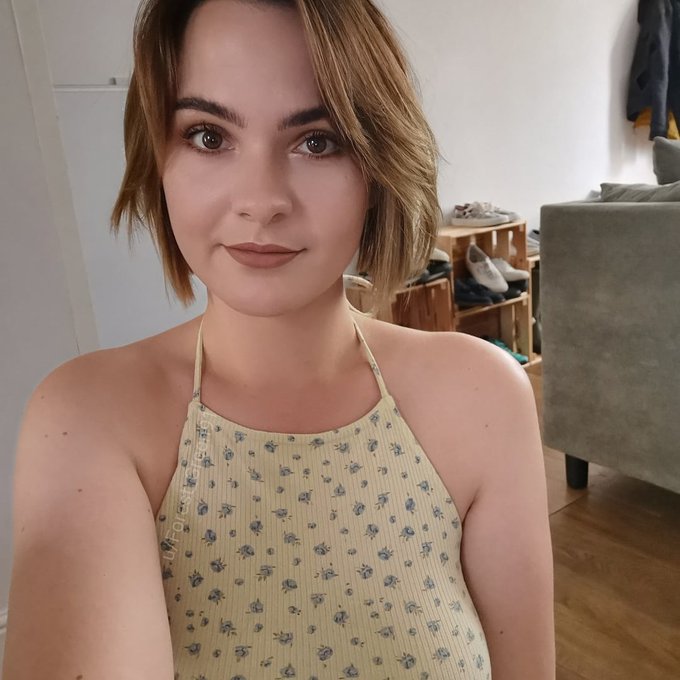 New hair cut 😊 https://t.co/AzNtrwZClS