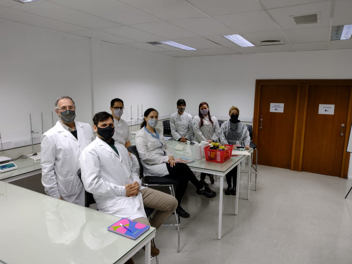 richmond_lab's tweet photo. En el día de hoy, junto a @UMETeduar inauguramos el Lab. Educativo “Jorge Di Pascuale”, un espacio destinado a la realización de prácticas educativas para estudiantes universitarios de Farmacia. https://t.co/1oz0w5yUYe
