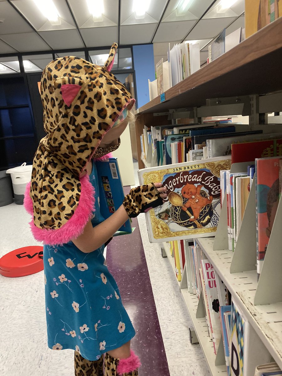 MrsAxelsLibrary's tweet image. At SHES, we use our shelf markers to save our library book’s place while we are deciding if we want to check it out!