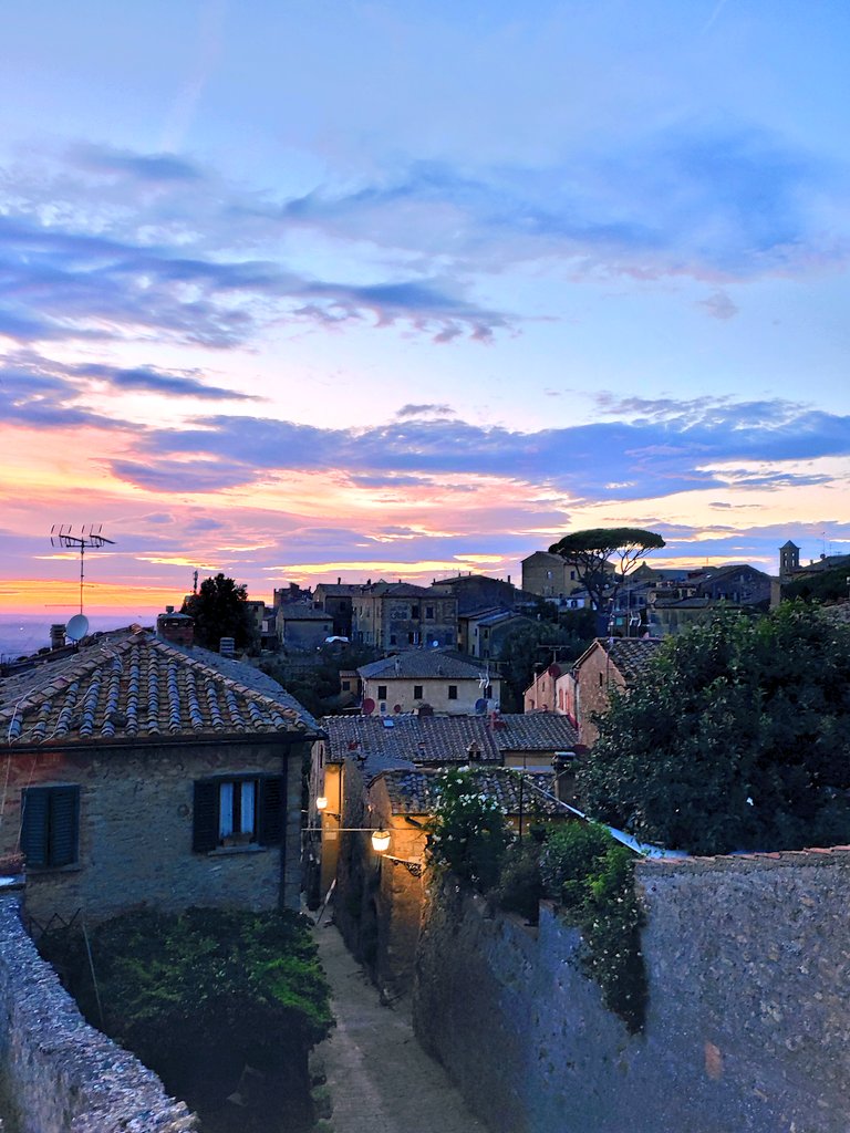atimelessflow's tweet photo. Quei giorni felici passeggiando in Toscana https://t.co/8cWUVO6cou