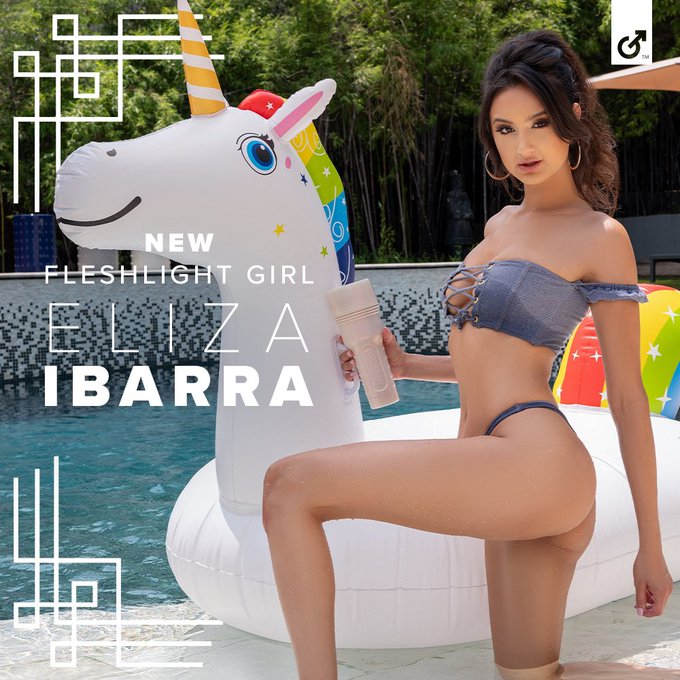 Hi guys!! 🌟🎉 I&rsquo;m SO excited to announce I&rsquo;m your newest @Fleshlight girl! 💫🦄 Ever wanted me all to yourself