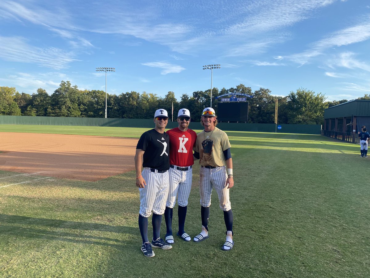 Awards for week 2: Hitter: Kyle Hawkins Co Pitchers: Hayden Collins and Dylan Blomquist (not pictured, class comes first) Gold Glove and Teammate of the Week: Bryson Adair #compete