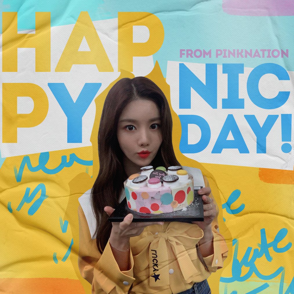 pinknationsquad's tweet photo. mais uma do quadro de aniversariante do mês hoje é dia da nossa kinga nicolly! 💛 a nossa lenda que aparece duas vezes ao mês pra falar do iz*one ou dar lacradas, nossa linda e querida por todos feliz aniversário nic a gente te ama <3 https://t.co/MT9ZUNnxW4