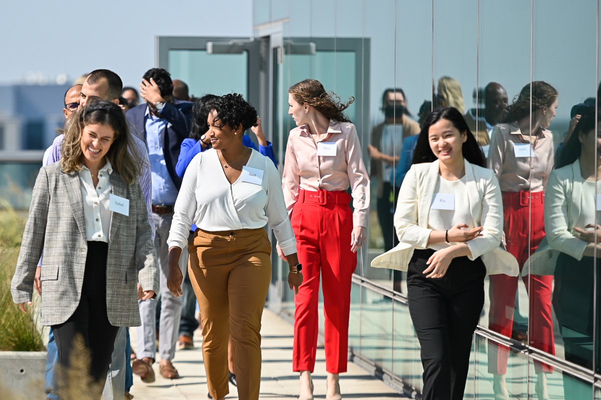 ObamaFoundation's tweet photo. Today, @BarackObama and @MichelleObama met with the newest class of #ObamaScholars from @UChicago, where they shared how the Obama Presidential Center will support emerging leaders—just like Scholars—in making a bigger impact in their communities. https://t.co/lnmqNI2VBa