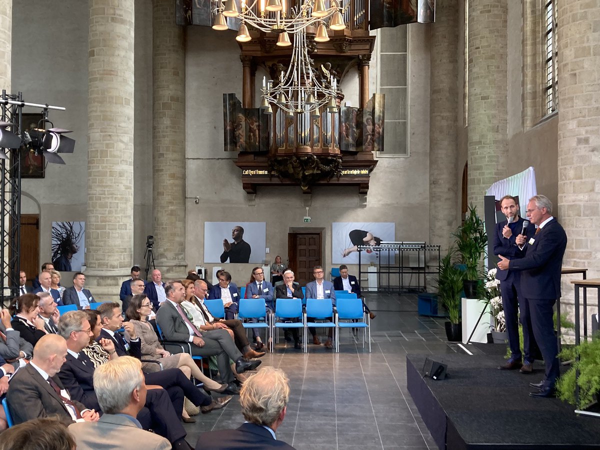 Een mooie Oesterontmoeting. Met een kleiner gezelschap dan ‘vroeger’, maar wel met weer dezelfde goede ontmoetingen en gesprekken. #Zeeland #economicboard