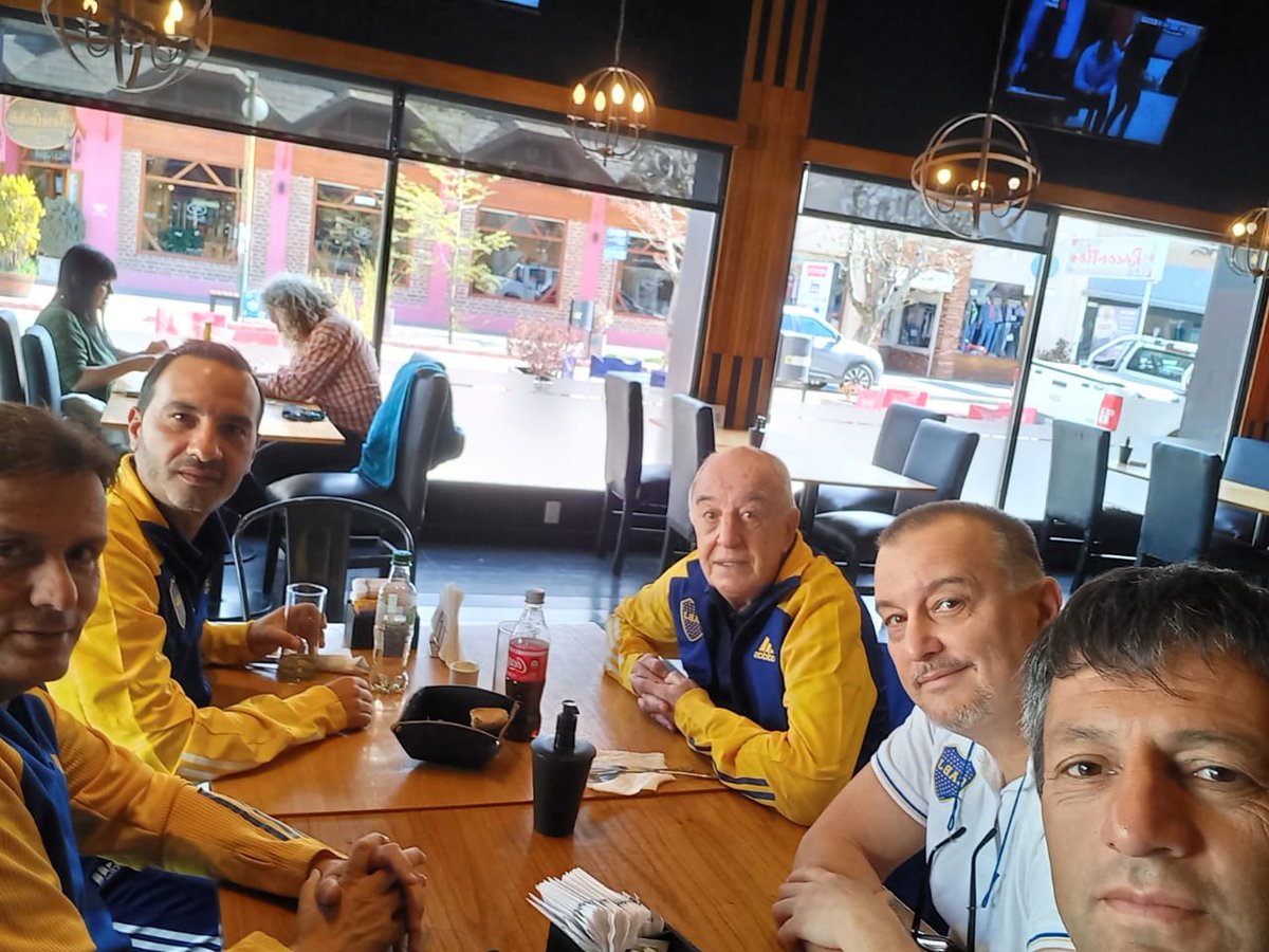 Belgranodesquel's tweet photo. Mazilli y el "Muñeco" Madurga ya están en Esquel y mañana martes empezará la captación de @BocaJrsOficial en la cancha del "Patrón de la Cordillera"
@Maxi_Fernandez_ @Fran_Caputo @Diego_Guacci @PaolaSoto78 @jctardon @ElChubut @metadataweb https://t.co/032ZZWBPHn
