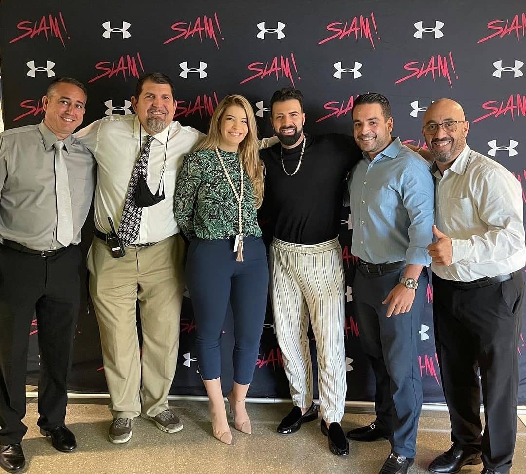 Moumoune_28's tweet photo. Repost @SLAMRadioXM
Always a pleasure to have @jencarlosmusic in studio to talk to our young broadcasters. #JencarlosCanela #SlamMiami https://t.co/kBZ7HFHZp6