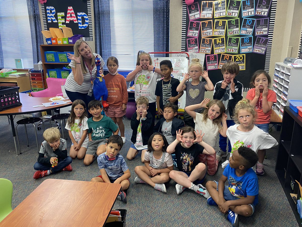 mrsngrayson's tweet photo. We had a fun visitor stop by our classroom today! He tried to teach math groups! #BigKahuana #fundraiser #mccluremarshals https://t.co/AGEZFNRsrN