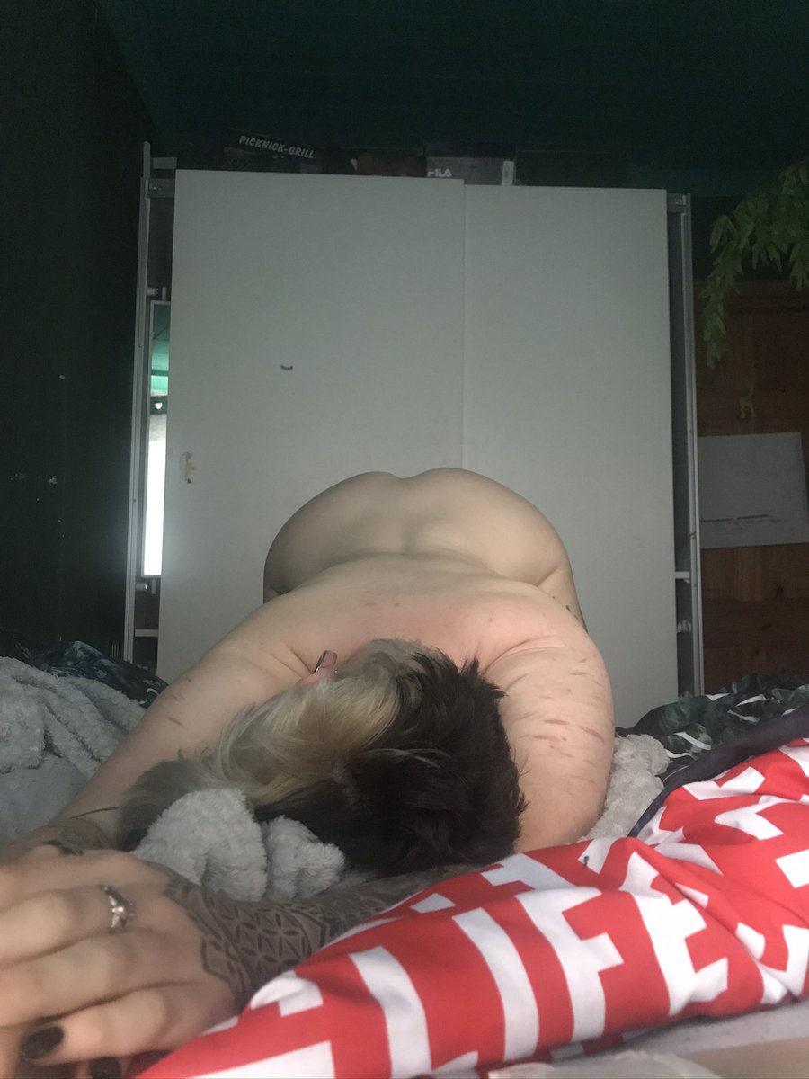 dirtythemflith's tweet photo. Waiting on someone to rally me #Nonbinary #sexfiend #horny #sugarmommy #slux #waiting #FTN https://t.co/ZX8vIypUWE