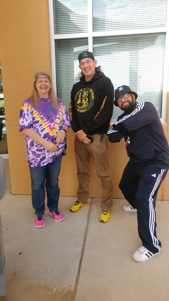 TrumanTigers24's tweet photo. The APs kicking off SPIRIT WEEK by showing off their favorite decade! #THUNDERspirit @ABQschools @APSLZ3 https://t.co/DnNEZurHl5