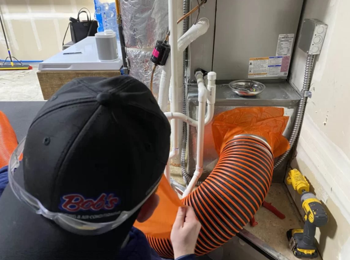 When was the last time you had your #ducts cleaned? If it's been more than a year, give us a call!

We'll send professionally trained indoor air quality experts to your home to get the job done!

Schedule your duct cleaning today: bit.ly/37TkR1j