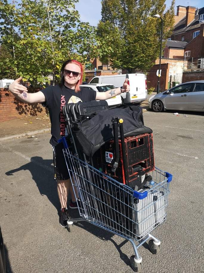 Long distance load ins. 

Improvise ✅
Adapt ✅
Overcome ✅ 💪 

DF 

#improviseadaptovercome
#loadin #bandlife #trolleydolly