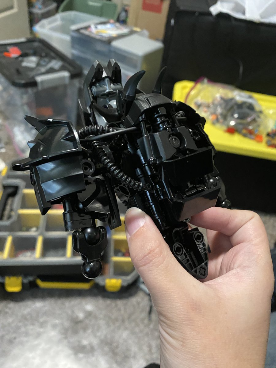 cyb3r_raven's tweet photo. Went home on my lunch break and got some more progress in:

#bionicle #bionicles #lego #legos #moc #mocing #moccing #wip #legomoc #bioniclemoc #makuta https://t.co/26WNpGryjP