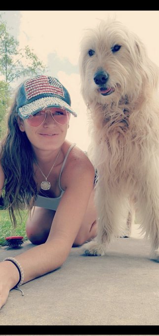 Say hi to my floofer! https://t.co/bGNgRt9KcU<a href="/tag/newprofilepic"class="tags"><span>#newprofilepic</span></a>