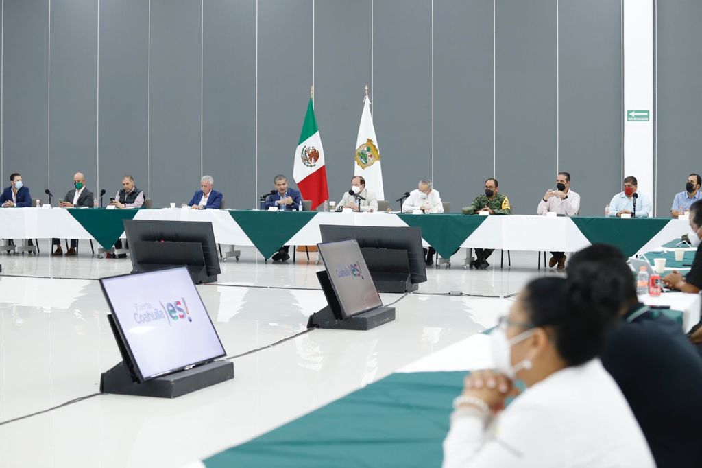 mrikelme's tweet photo. Las regiones Laguna y Norte se mantienen en semáforo verde 🟢. Estaremos muy pendientes de las regiones Sureste, Centro y Carbonífera que por el momento permanecen en amarillo 🟡.

Coahuila se mantiene estable, y esto es gracias al trabajo de todos. Sigamos cuidándonos. https://t.co/XsJs3StwVp