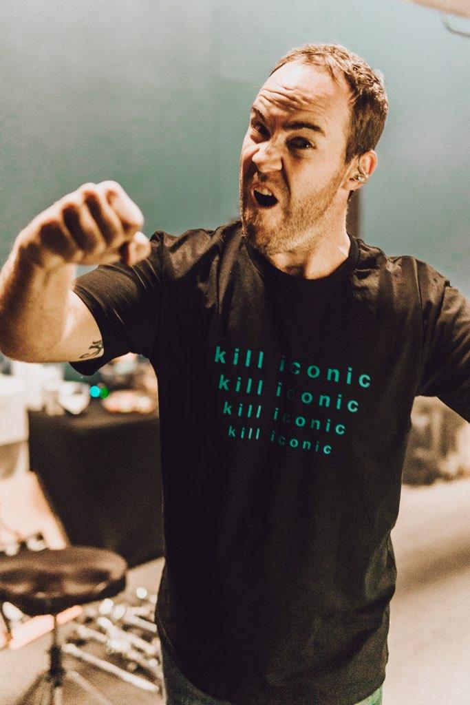 killiconic's tweet photo. our shirts are available at @hailthesun's merch booth at all the remaining New Age Filth tour dates. they're limited to a few per show, so make sure to get yours early!
📷: Shannon Watson
#merch #NewAgeFilth https://t.co/SXxnW6vgrC