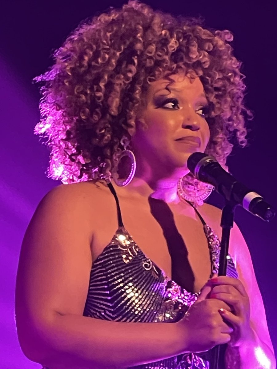 bryanslife's tweet photo. Hard to overstate how good ⁦@marishawallace⁩ was ⁦@theartstheatre⁩ tonight. Great voice, great choice of material. Simply outrageously talented. https://t.co/998kqq5miG