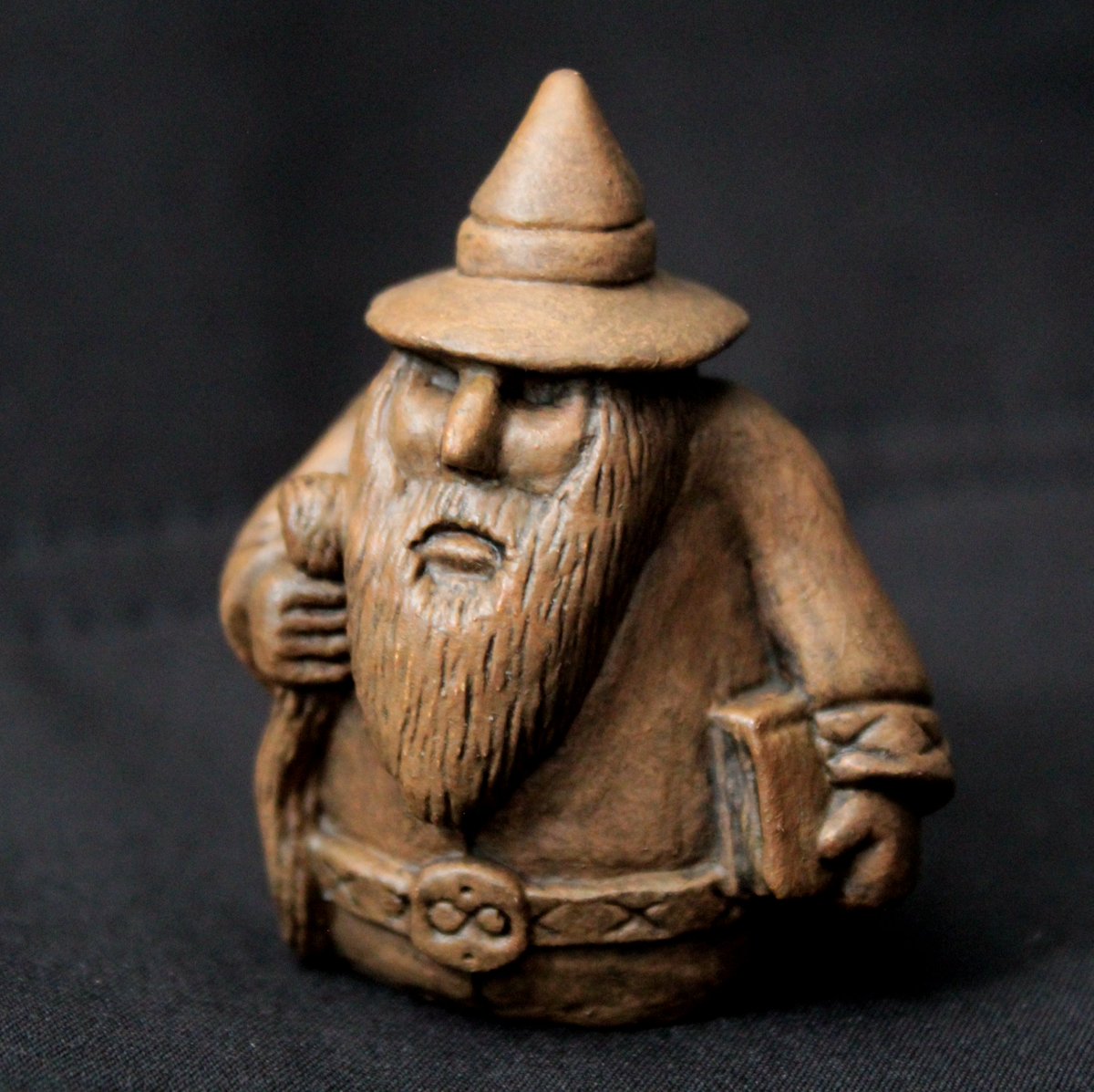 FrankHeiler's tweet photo. 'Alistair'
 1.5" x 1.25" x 1.8"
Polymer Clay, Mixed Media.
For sale:
https://t.co/RHjJuAQpUo

 #miniature #sculpture #figurine #halloween #halloweenart #hallowseve #allsaintsday #allhallowseve #spookyart #spooky  #wizard #druid #witch #witches #warlock #wizards #magyk #fantasyart https://t.co/J6Q2yU40jK