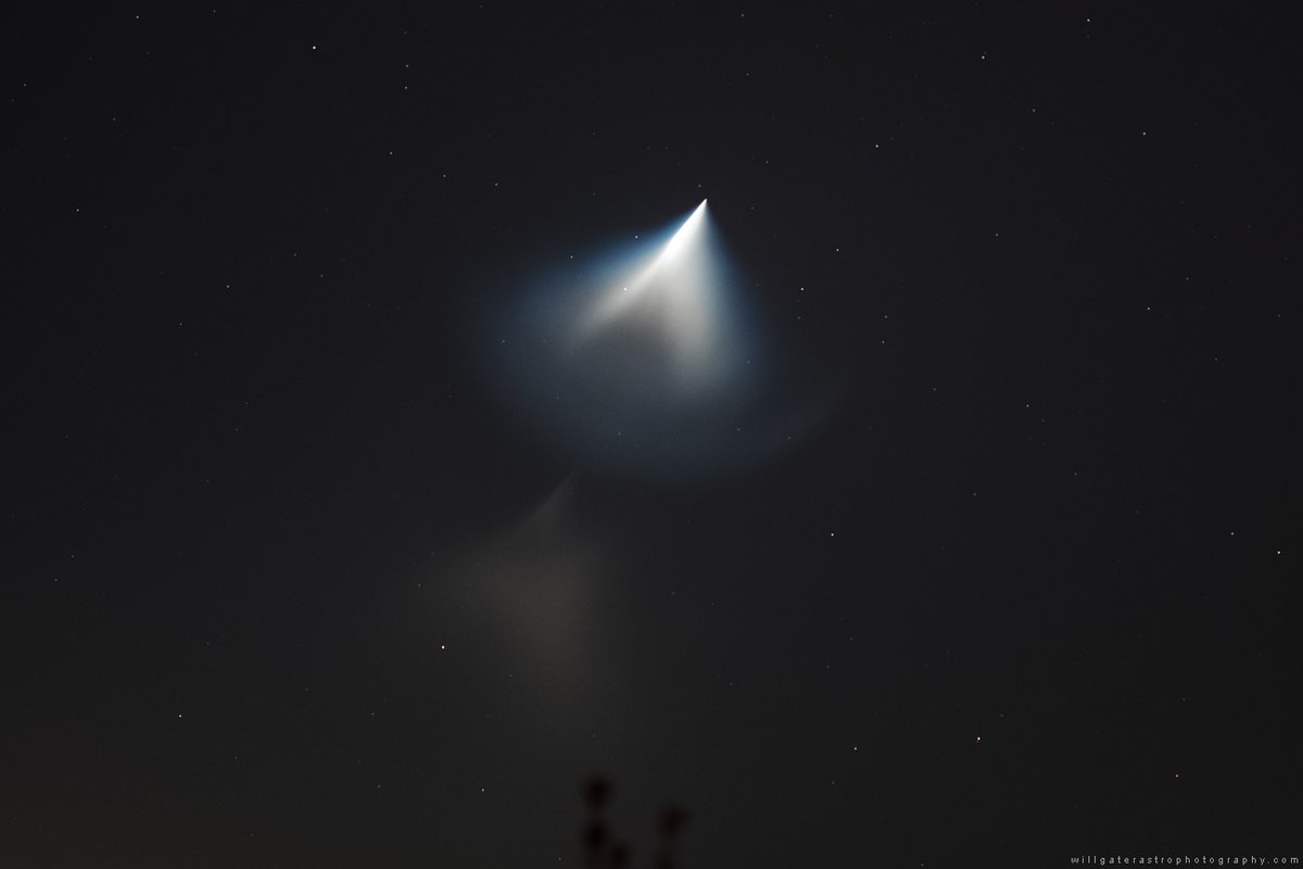 willgater's tweet photo. Here's the #Landsat9 Centaur rocket upper stage deorbit burn as seen from Somerset, UK, about 40 minutes ago. https://t.co/v5yY4K3nAg