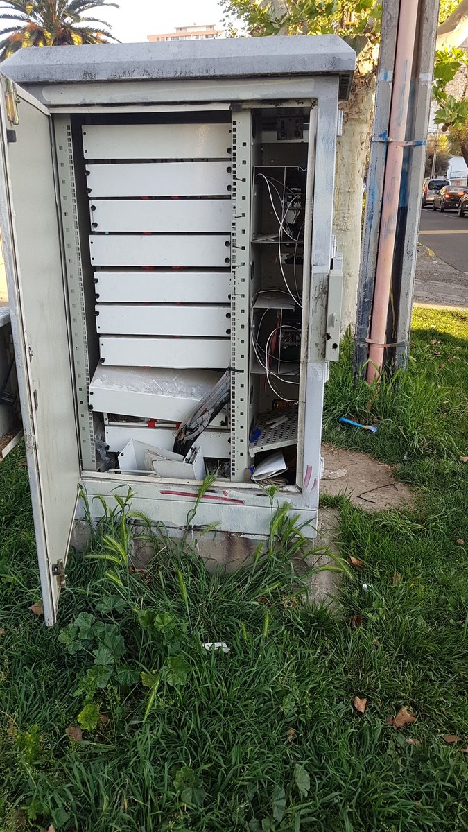 earuizc2's tweet photo. @entel_ayuda esto es en hamburgo, Ñuñoa por eso pesimo el servicio https://t.co/Xha1nXCCUu
