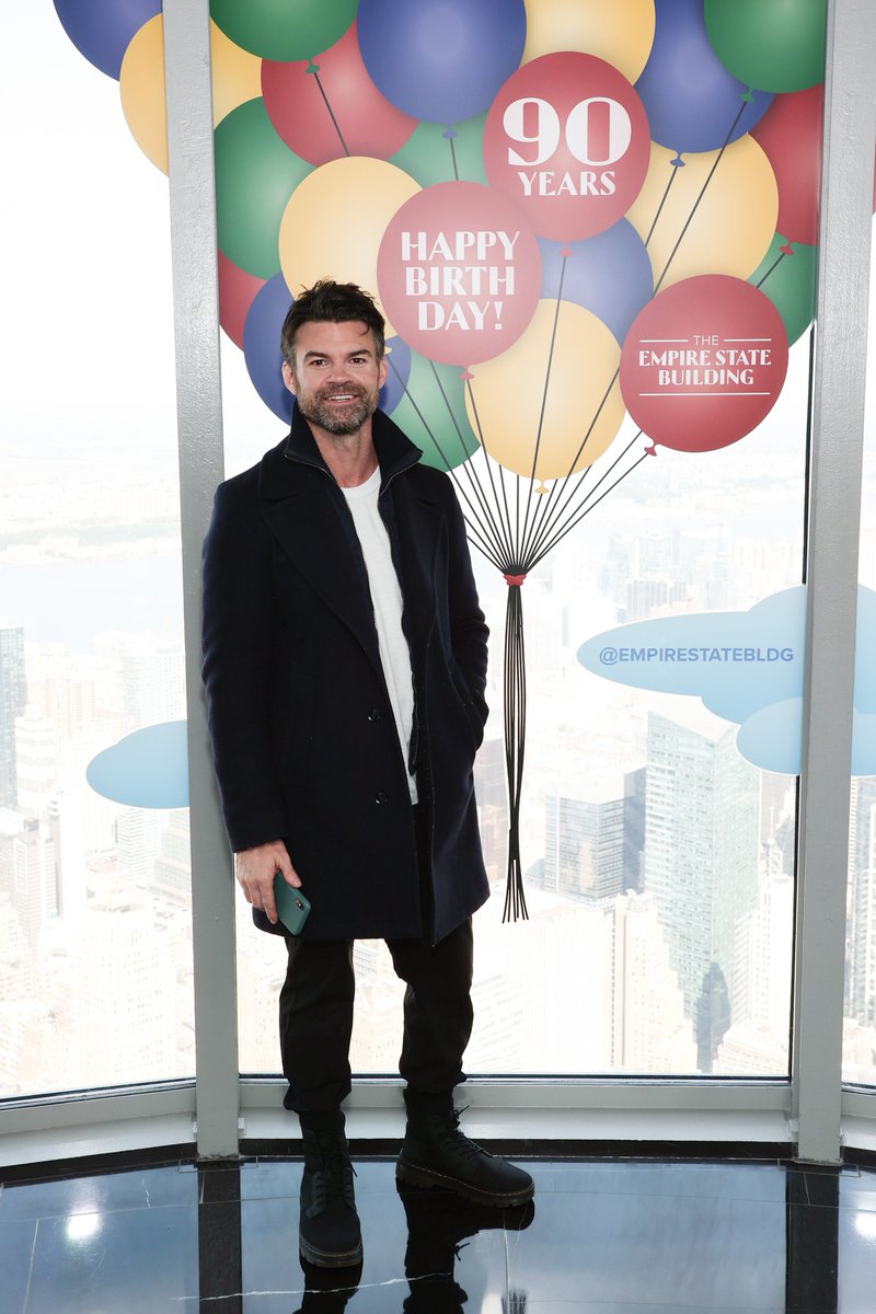 Many thanks to the team at <a href="/EmpireStateBldg/">Empire State Building</a> for hosting #ComingHomeintheDark star <a href="/danieljgillies/">DANIEL GILLIES</a> today on break from his NYC press tour.  Just be grateful  he didn't offer to drive you around NYC at night...

Pics courtesy of Empire State Realty Trust (<a href="/ESRTsocial/">Empire State Realty Trust, Inc</a>).