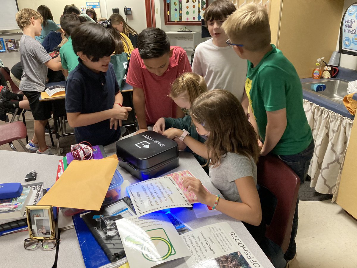 Mrs. Santa Cruz tweet media