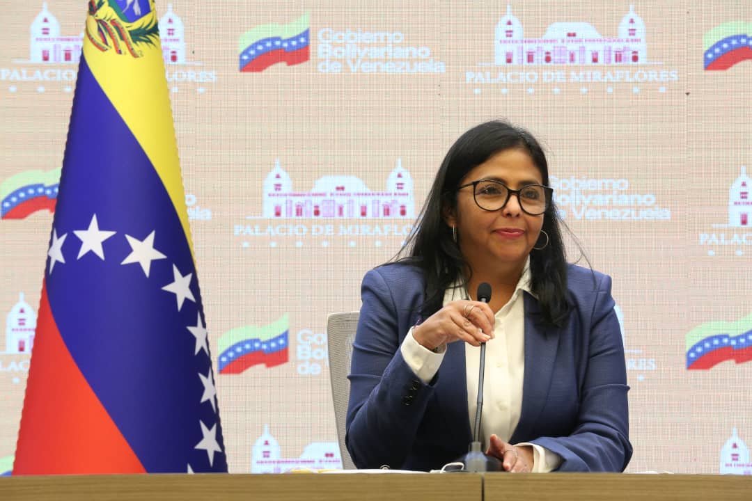 ATENTOS | Vicepdta. <a href="/delcyrodriguezv/">Delcy Rodríguez</a>: Este jueves #30Sep, a partir de las 8 pm, toda la banca entra en una pausa operativa, durante algunas horas van a estar sin sistema digital para el uso de la población, pero a partir del #1Oct a las 6 am se irán incorporando gradualmente.