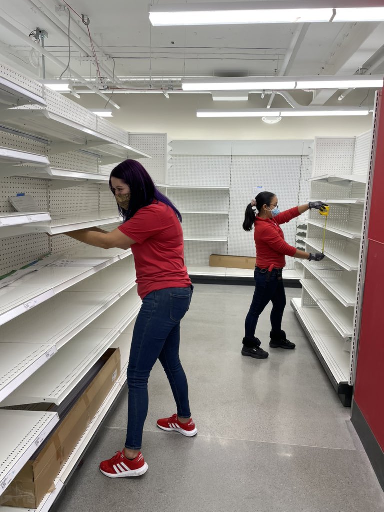 Ryan_AtTarget's tweet image. Shelves installed✅ Pegs built✅ ISM up✅ That’s a wrap for #3405 Planorama. Ready to fill our floor the next few weeks!