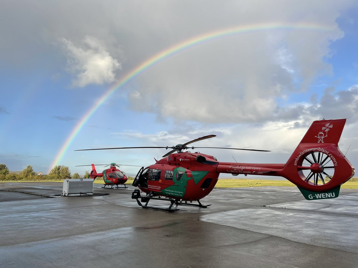 jezjames's tweet photo. @NPASSouthWest I see your single airbus helicopter and I raise you 2 airbus helicopters from across the river😜#lotsofrainbowstoday https://t.co/2RQ6HLgvsU