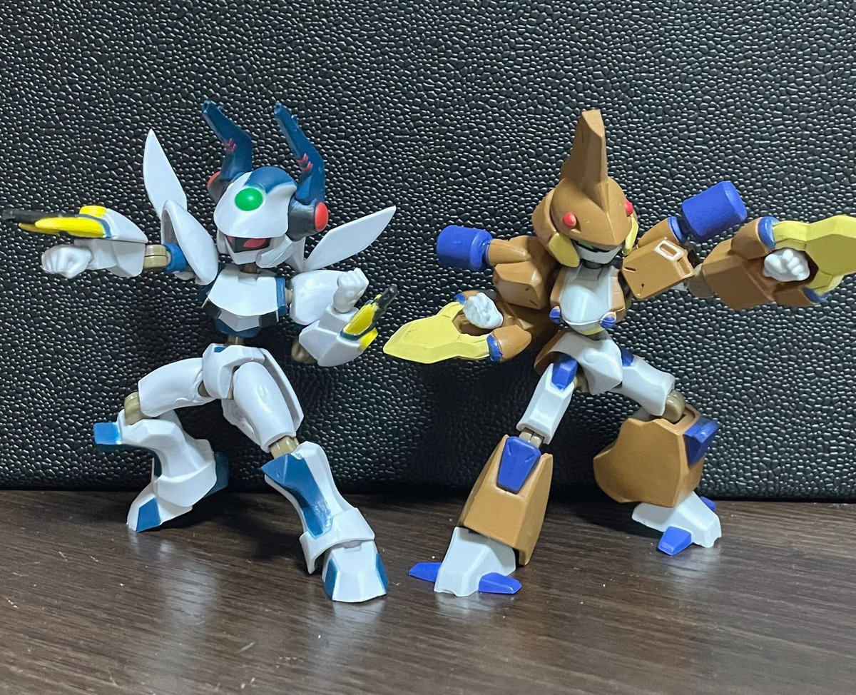 超可動メダロットのゼーゲホルンとヒルシュケーファを組みました。