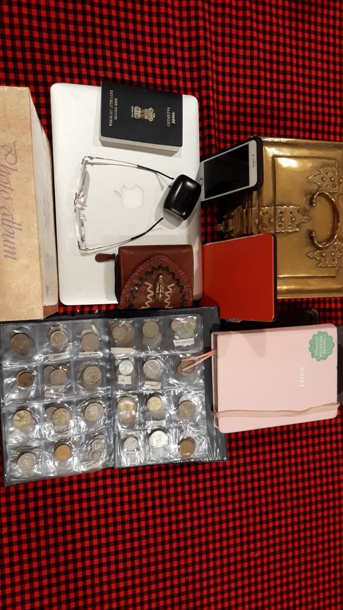 SREELATHAKUMAR's tweet photo. What are the 10 things you would carry from a burning house ? Inspired by our Head of Academy, here are mine. It was a great opportunity to reflect and wonder about what matters most! #burninghouse #ibakah #agakhanacademies https://t.co/hnePSFNKXr