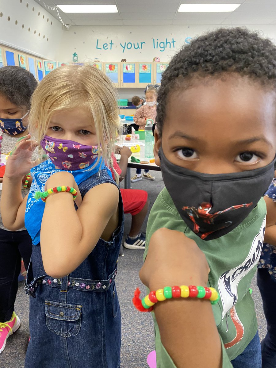 Kelly_A_Miller's tweet photo. Our kinders had such an amazing time at our first RIASEC party today! Happy apple day everyone!!! 🍎🍏🍎  @FlyingHillsFAME @BudzynskiAlison @mrs_hcooper @CajonValleyUSD @CVWorldofWork @davidmiyashiro https://t.co/8RiXhyBhry