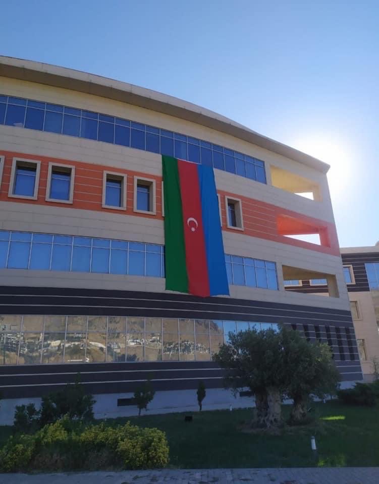 Anım günündə Bakı Ali Neft Məktəbi.