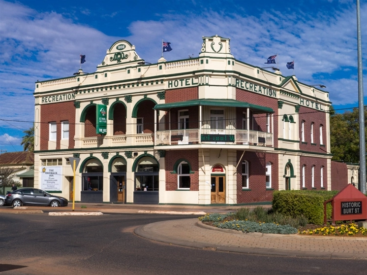 business4_sale's tweet image. Historical Goldfields WA Hotel, Restaurant And Accommodation In Kalgoorlie-boulder For Sale australia.businessesforsale.com/australian/gol… #Pub #Hotel #BusinessesForSale