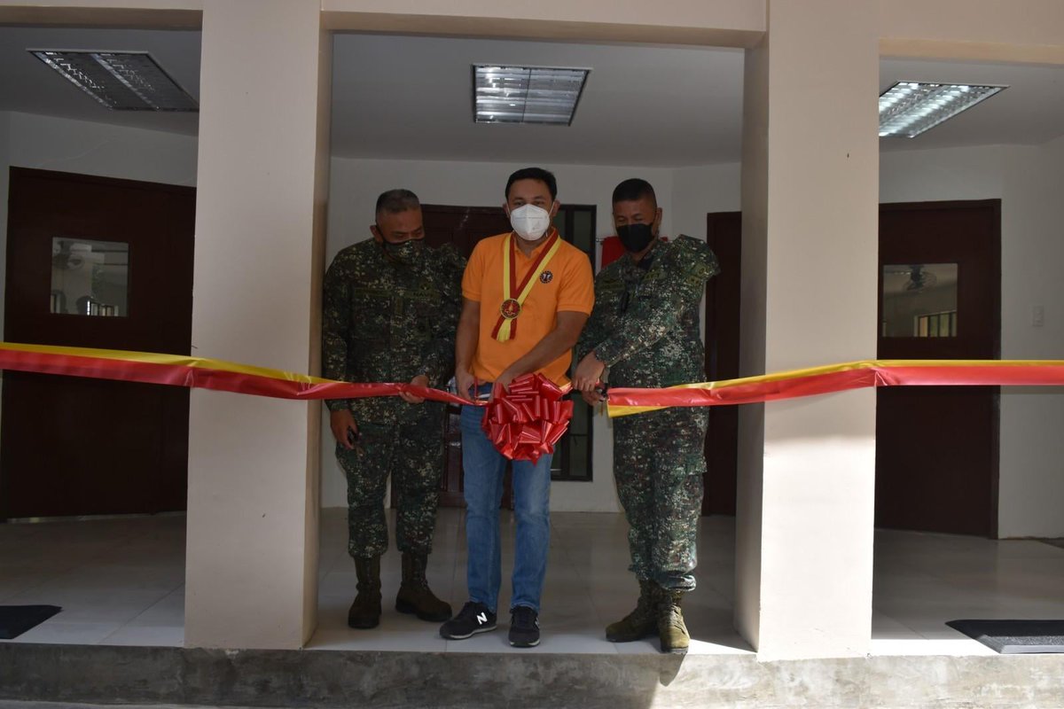 TIKAS | <a href="/AlphaCoyMarines/">Philippine Marine Corps</a>, DPWH inaugurate new 4-story building in Marine Base Ternate

👀 PMC story: facebook.com/29989863083004…

#PHMarinesCorps 
#ModernandMultiCapablePHNavy
#AFPyoucanTRUST