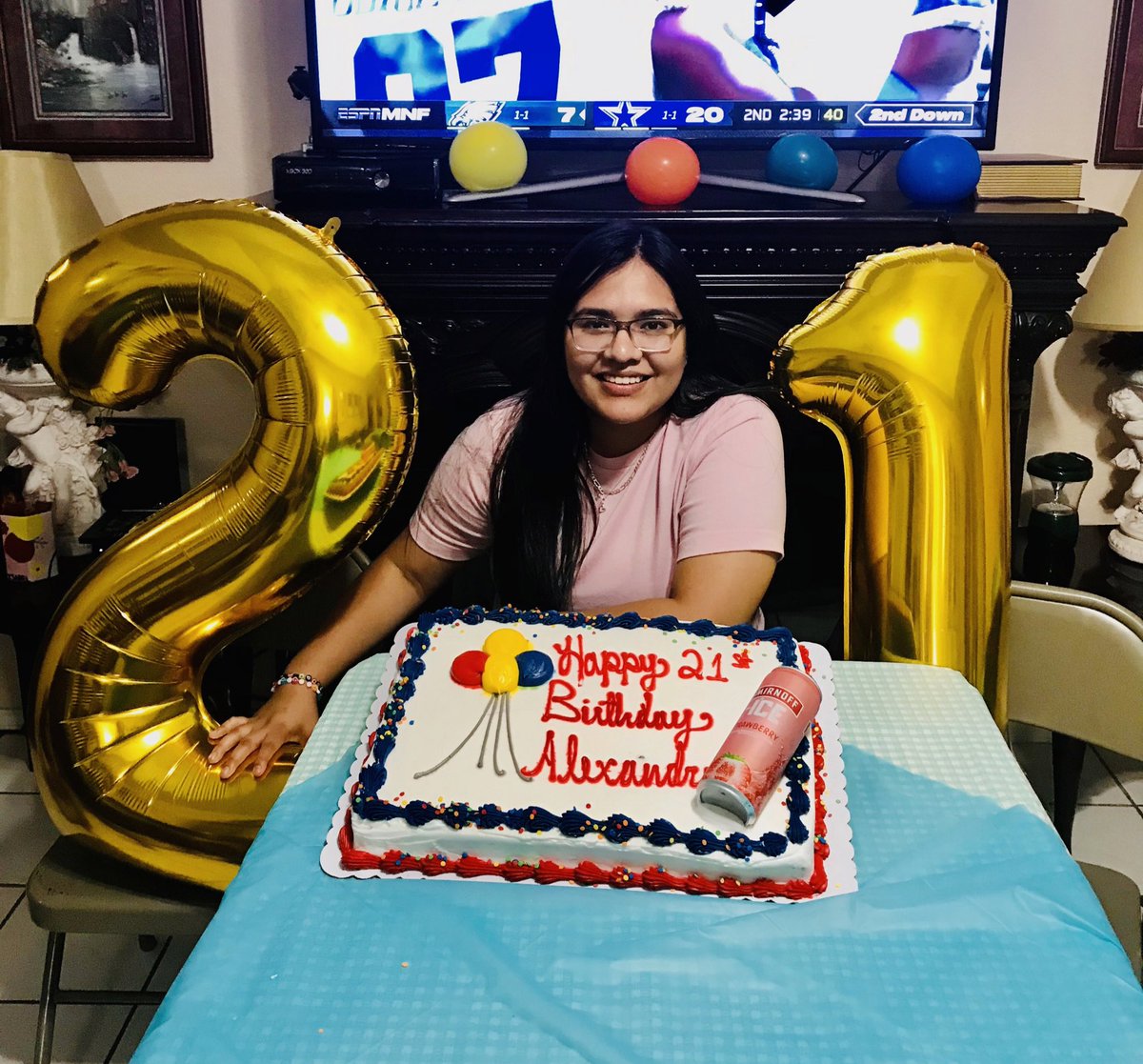 luv_jocy's tweet photo. EVERYONE GO SAY HAPPY BIRTHDAY TO THIS BEAUTIFUL SOUL RN! Happy 21st to my bestfriend!!!! I love you so much!!! Take an extra shot for me 💛 @alexxxg21 https://t.co/bPRlnJQ9l0