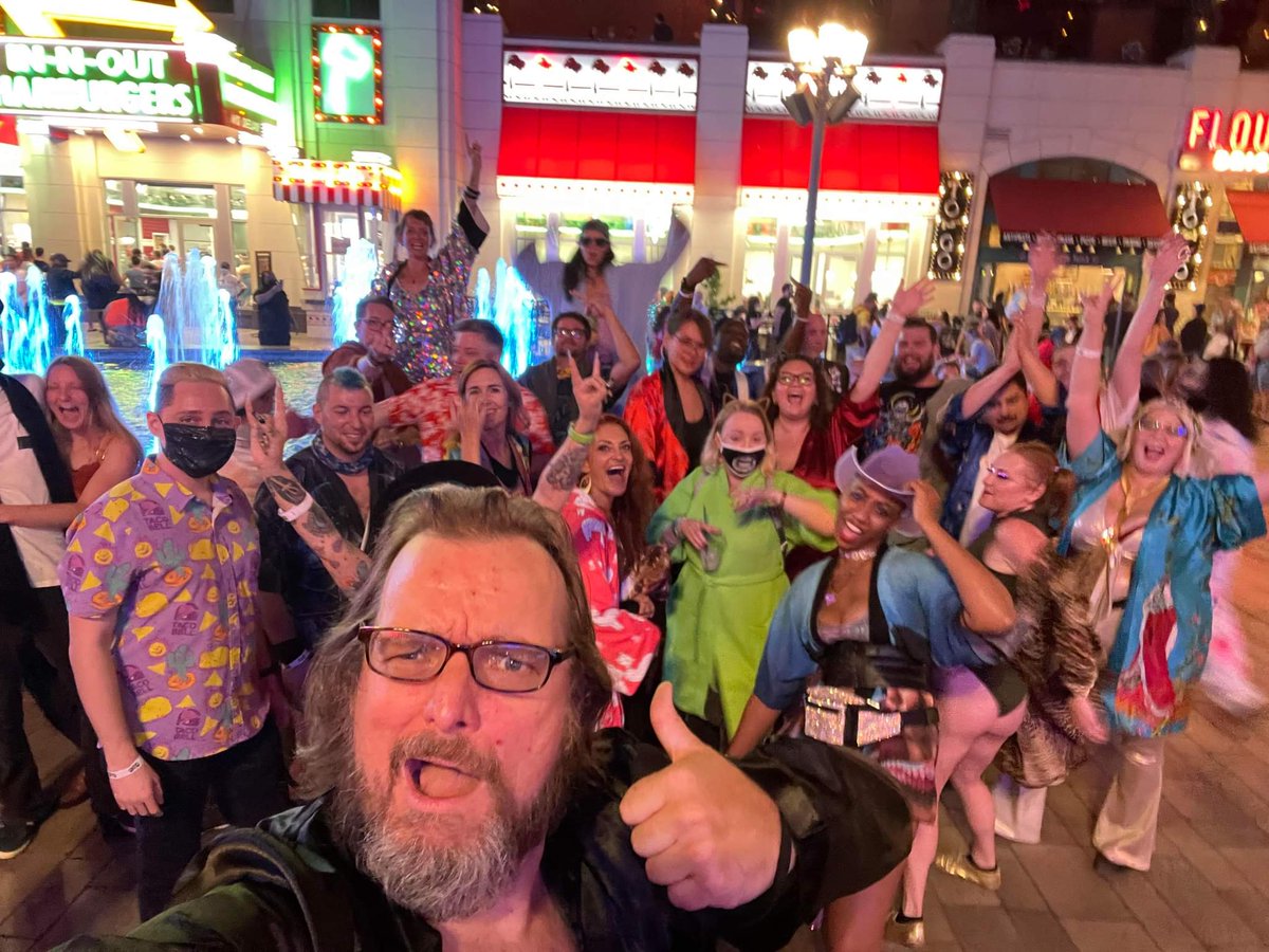 LadyNeon85's tweet photo. The Vegas #RobeCrew post @marcrebillet last night. Shit was litty titty! https://t.co/UvCBZhdesb