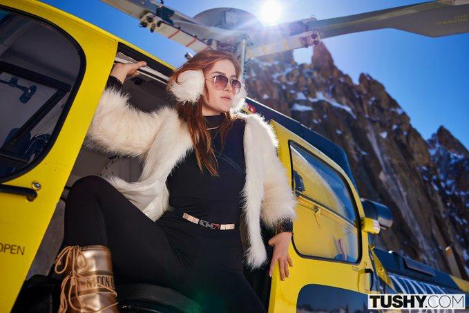 We don't know how to make a settle entrance. Sorry not sorry 😔