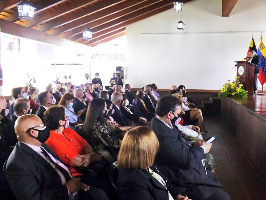 eliasayegh's tweet photo. Acompañamos la Sesión Solemne del Concejo Municipal #ElHatillo en el marco del #DiaDelContadorPúblico Venezolano. #27Sep https://t.co/0zooQ29z0Y