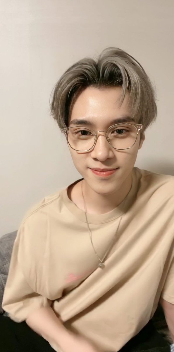 leejunh00's tweet photo. happy birthday anak baikkkkk😻😻❤️🥳

#DinnerWithWayZenNi
#HAPPYHENDERYDAY
#CharmingPrinceHenderyDay
#앞으로도_헨드리랑_같은_달을_볼게
#生日快乐0928黄冠亨 @WayV_official https://t.co/MNvePXA3TT