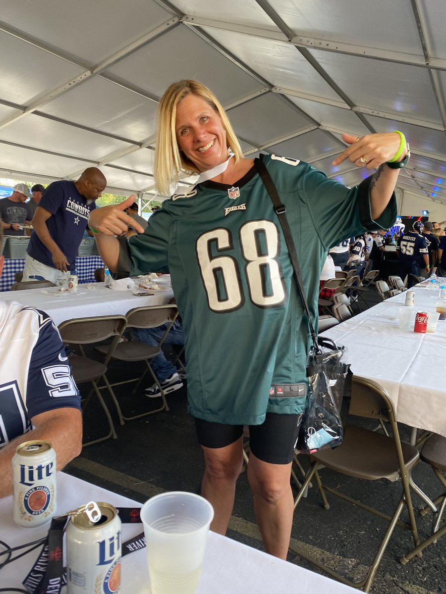 carolyncagg's tweet photo. @jordan_mailata wish you were playing! But representing for you. #bestshirtinthehouse https://t.co/mUS3G1I48B
