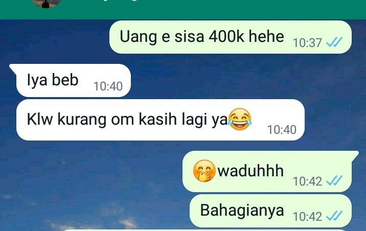 rohmawatislmn's tweet photo. Buang saja masalahmu janganlah ragu² yok cari om om bersamaku wkwk https://t.co/a9IjfR8tPd
