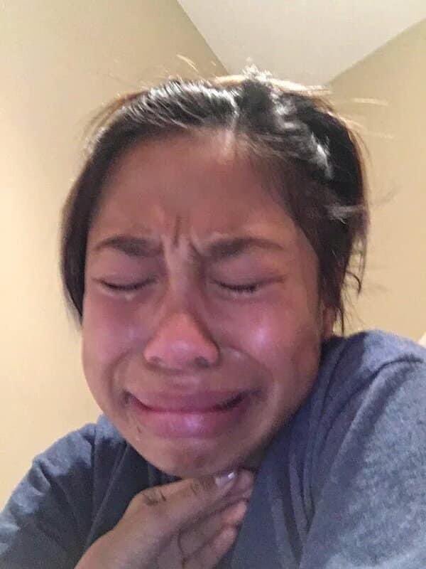 josssuga's tweet photo. ESTOY RE FELIZ POR QUE AL FIN PODRAN VER A ARMY, PERO TAMBIÉN ESTOY LLORANDO PORQUE NO LO PODRE VER 🤧 
¿SE IMAGINAN QUE CANTEN AHORA SI LOUDER THAN BOOMS? YA QUE DIJERON QUE LO CANTARÍAN EN VIVO PARA ARMY, LPM NO ESTOY BIEN 😭 https://t.co/AiUuHoQ3OX
