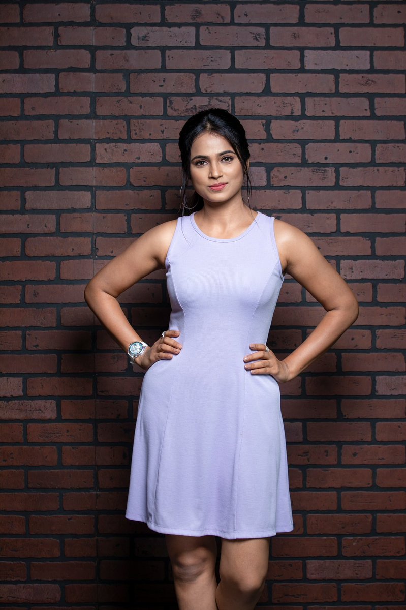 smartcelebwall's tweet photo. Devathaya pathu erukaya... Angel angel........ @ramya_pandian_1
#RamyaPandian #Angel #southqueen #upcomingactress #Smile #BiggBossTamil5 #hotactress #RaameAandalumRaavaneAandalum #simrandance #tamilponnu https://t.co/qK6EQYa7fp